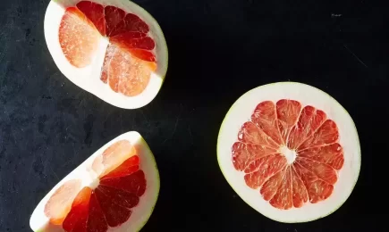 Raudonasis ir oranžinis greipfrutų karalius pomelo: originalūs receptai jūsų stalui