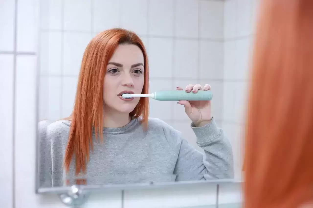 Kaip tinkamai valytis dantis? Patarimai iš vaistinės