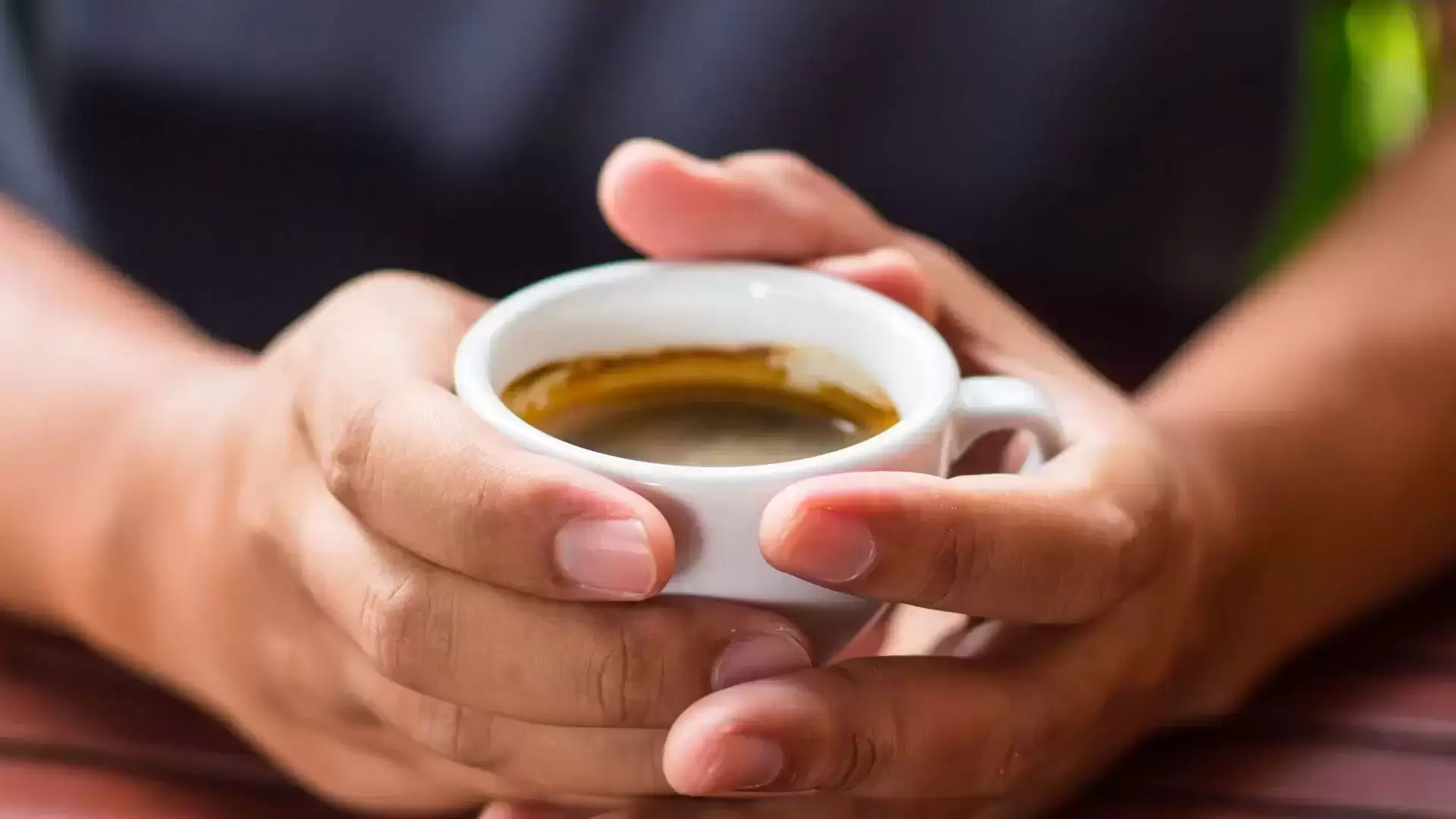 Vaistininkė: rytinis kavos puodelis – ne vienintelis būdas pabusti