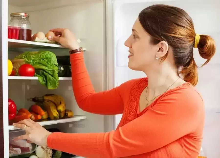 9 naudingi patarimai, kurie padės palaikyti tvarką šaldytuve